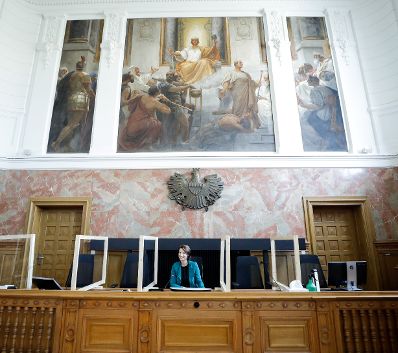 Am 23. Oktober 2020 besuchte Bundesministerin Karoline Edtstadler (im Bild.) im Rahmen ihres Bundesländertags in Salzburg das Landesgericht.
