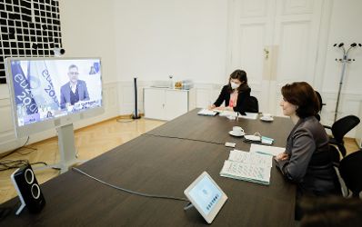 Am 1. Dezember 2020 nahm Bundesministerin Karoline Edtstadler an der Videokonferenz vom RAA teil.
