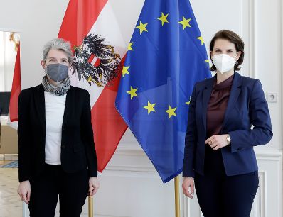 Am 25. Februar 2021 empfing Bundesministerin Karoline Edtstadler (r.) die Präsidentin des „European Law Institute“ Christiane Wendehorst (l.) im Bundeskanzleramt.