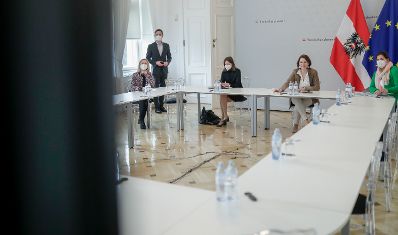 Am 3. März 2021 nahm Bundesministerin Karoline Edtstadler (im Bild) an einer Videokonferenz mit Alain Godard, geschäftsführender Direktor des European Investment Fund EIF teil.
