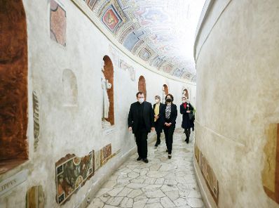 Am 17. März 2021 besuchte Bundesministerin Karoline Edtstadler (im Bild) im Rahmen ihres Rombesuchs die Sixtinische Kapelle.