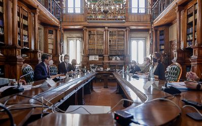 Am 17. März 2021 traf Bundesministerin Karoline Edtstadler (r.) im Rahmen ihres Rombesuchs den italienischen Minister für europäische Angelegenheiten, Vincenzo Amendola (l.).