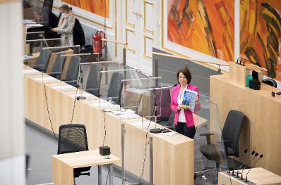 Am 24. März 2021 sprach Bundesministerin Karoline Edtstadler (im Bild) in der Aktuellen Europastunde bei der Nationalratssitzung im Parlament.
