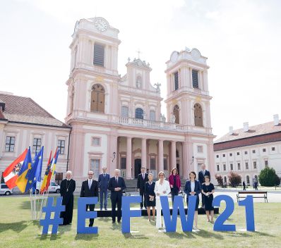 Am 11. Juni 2021 nahm Bundesministerin Karoline Edtstadler im Rahmen ihres Bundesländertags in Niederösterreich am Europa Forum Wachau teil.
