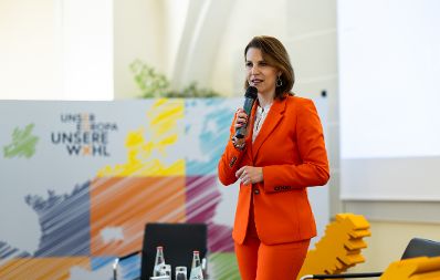 Am 25. April 2024 nahm Bundesministerin Karoline Edtstadler (im Bild) an der Diskussionsveranstaltung „Unser Europa. Unsere Wahl“ in Leibnitz teil.