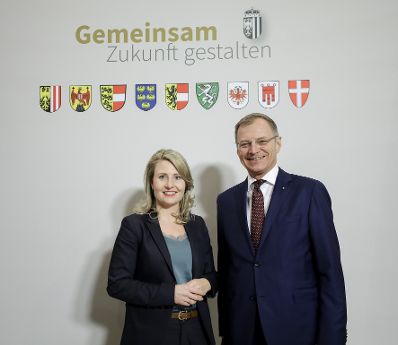 Am 12. Februar 2020 nahm Bundesministerin Susanne Raab (l.) am Empfang zur Vorsitzübernahme des Landes Oberösterreich im Bundesrat teil. Im Bild mit Landeshauptmann Thomas Stelzer (r.).