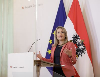 Am 23. April 2020 fand ein Pressestatement zu den Maßnahmen gegen die Krise im Bundeskanzleramt statt. Im Bild Kultusministerin Susanne Raab.
