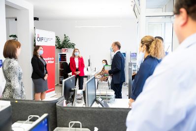 Am 25. August 2020 besuchte Bundesministerin Susanne Raab (m.l.) das Bundesland Niederösterreich. Im Bild beim Besuch des Integrationszentrums St. Pölten.