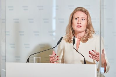 Am 21. September 2020 fand eine Pressekonferenz zum Thema „Studie zur häuslichen Gewalt während der COVID-19“ statt. Im Bild Bundesministerin Susanne Raab.