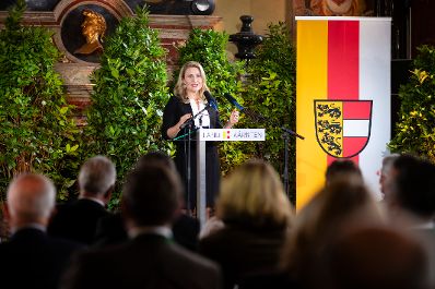 Am 10. Oktober 2020 besuchte Bundesministerin Susanne Raab (im Bild) das Bundesland Kärnten. Im Bild beim Festakt „100 Jahre Kärntner Volksabstimmung“ im Landhaus Klagenfurt.