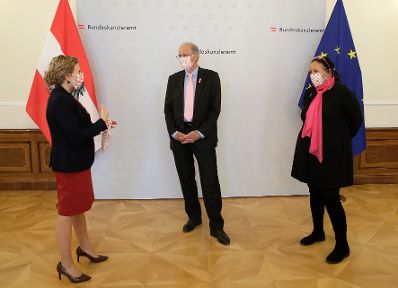 Am 22. Oktober 2020 empfing Bundesministerin Susanne Raab (l.) den Präsidenten der Österreichischen Krebshilfe Paul Sevelda (m.) und die Geschäftsführerin Doris Kiefhaber (r.).