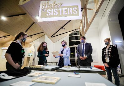 Am 30. Oktober 2020 nahm Bundesministerin Susanne Raab (m.) an der Abschlussveranstaltung des Maker*Sisters Herbst-Camp für Mädchen* und junge Frauen* im Technischen Museum Wien teil.