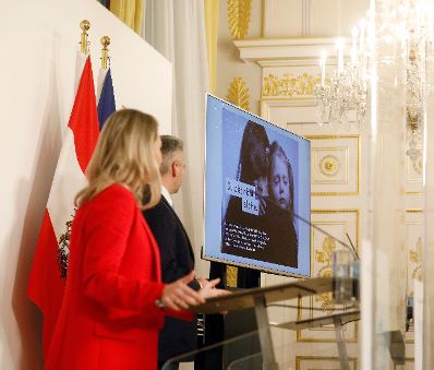 Am 24. November 2020 gab Bundesministerin Susanne Raab (l.) gemeinsam mit Bundesminister Karl Nehammer (r.) eine Pressekonferenz zum Gewaltschutzgipfel.