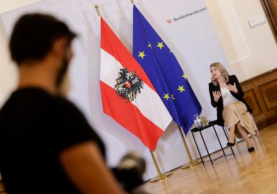 Am 23. Februar 2021 lud Bundesministerin Susanne Raab (im Bild) zum Talk zum Thema „Coronakrise“ ins Bundeskanzleramt.