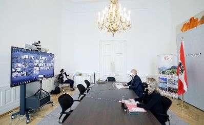 Am 19. März 2021 nahm Bundesministerin Susanne Raab an einer Videokonferenz mit österreichischen Bürgermeisterinnen teil. Im Bild mit Bürgermeister Alfred Riedl, Präsident des Österreichischen Gemeindebunds.