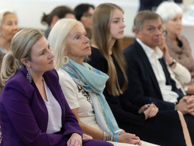 Am 19. Oktober 2023 lud Bundesministerin Susanne Raab (l.) Mitglieder der European Union of Women Austria EUWA zu einer Veranstaltung ins Bundeskanzleramt.