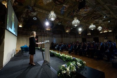 Am 24. Oktober 2023 lud Bundesministerin Susanne Raab (im Bild) zum „Vienna Forum on Countering Segregation and Extremism in the Context of Integration“ im Palais Niederösterreich.
