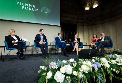 Am 24. Oktober 2023 lud Bundesministerin Susanne Raab zum „Vienna Forum on Countering Segregation and Extremism in the Context of Integration“ im Palais Niederösterreich.