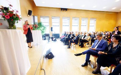 Am 7. November 2023 nahm Bundesministerin Susanne Raab an der Festveranstaltung „30 Jahre Bundesgleichbehandlungsgesetz“ teil.