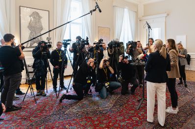 Am 21. Februar 2024 gab Bundesministerin Susanne Raab gemeinsam mit Staatssekretärin Claudia Plakolm eine Pressekonferenz zum Thema Kinderschutz.