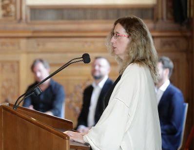 Am 3. Juli 2018 wurden die Urkunde über die Verleihung des Berufstitels Professorin an Brigitte Neichl (r.) und das Österreichische Ehrenkreuz für Wissenschaft und Kunst an Josef Stargl überreicht.