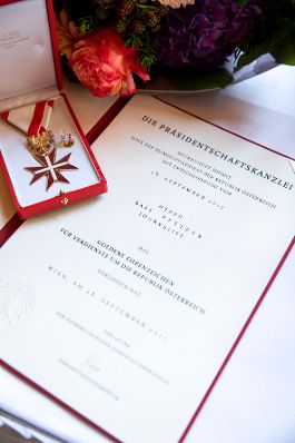 Am 4. Juli 2018 wurden das Goldene Ehrenzeichen für Verdienste um die Republik Österreich an Karl Pfeiffer und das Österreichische Ehrenkreuz für Wissenschaft und Kunst I. Klasse an Franz Oswald überreicht.