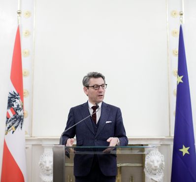 Am 22. November 2018 verlieh Sektionschef Jürgen Meindl (im Bild) den Österreichischen Staatspreis für Kulturpublizistik an Martin Pollack.