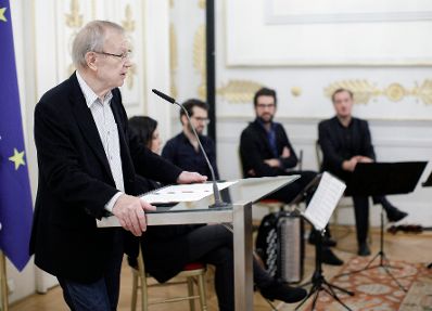 Am 22. November 2018 verlieh Sektionschef Jürgen Meindl den Österreichischen Staatspreis für Kulturpublizistik an Martin Pollack (im Bild).