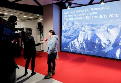 Am 19. Dezember 2018 fand eine Tag der offenen Tür im Austria Center Vienna statt zum Abschluss des EU-Ratvorsitzes. Im Bild Anrainer bei der Besichtigung der Räume.
