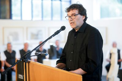 Am 29. Juni 2019 überreichte Sektionschef Jürgen Meindl den Ernst-Jandl-Preis für Lyrik an Oswald Egger (im Bild).