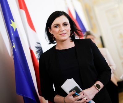 Am 15. März 2020 gab Bundesministerin Klaudia Tanner gemeinsam mit Bundesministerin Elisabeth Köstinger (im Bild) ein Pressestatement zum Thema „Massnahmen für Zivildiener und das Bundesheer“ ab.