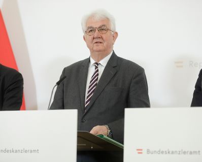 Am 16. März 2020 fand ein Pressestatement zu den Maßnahmen gegen die Krise im Bundeskanzleramt statt. Im Bild Nationalbank-Gouverneur Robert Holzmann.