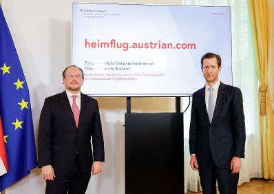 Am 21. März 2020 fand ein Pressestatement zu den Maßnahmen gegen die Krise im Bundeskanzleramt statt. Im Bild Bundesminister Alexander Schallenberg (l.) mit dem Austrian Airlines-CEO Alexis von Hoensbroech (r.).