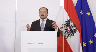 Am 8. April 2020 fand ein Pressestatement zu den Maßnahmen gegen die Krise im Bundeskanzleramt statt. Im Bild Außenminister Alexander Schallenberg.