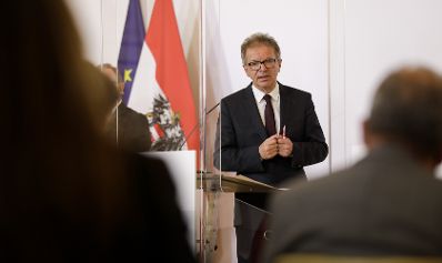 Am 21. April 2020 fand ein Pressestatement zu den Maßnahmen gegen die Krise im Bundeskanzleramt statt. Im Bild Gesundheitsminister Rudolf Anschober.