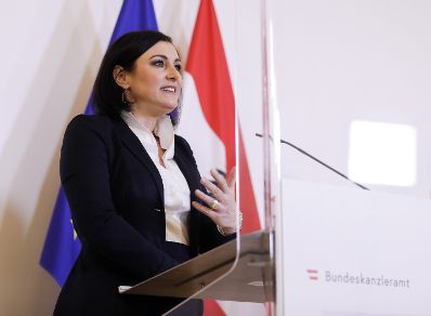 Am 28. April 2020 fand ein Pressestatement zu den Maßnahmen gegen die Krise im Bundeskanzleramt statt. Im Bild Tourismusministerin Elisabeth Köstinger.