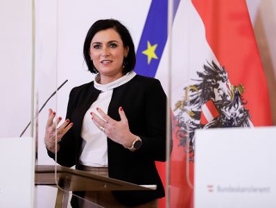 Am 18. Mai 2020 fand ein Pressestatement zu den Maßnahmen gegen die Krise im Bundeskanzleramt statt. Im Bild Tourismusministerin Elisabeth Köstinger.