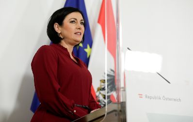 Am 6. November 2020 fand ein Pressestatement zu den Maßnahmen gegen die Krise im Bundeskanzleramt statt. Im Bild Bundesministerin Elisabeth Köstinger.