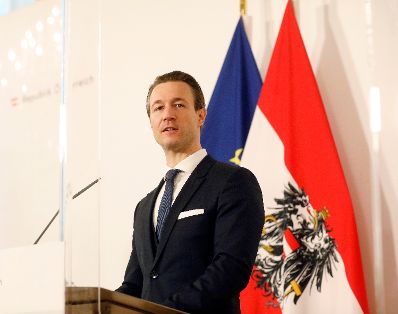 Am 23. November 2020 fand ein Pressestatement zu den Maßnahmen gegen die Krise im Bundeskanzleramt statt. Im Bild Bundesminister Gernot Blümel.