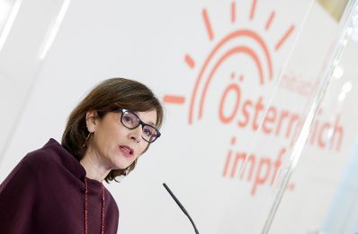 Am 11. Jänner 2021 fand eine Pressekonferenz zum Thema Initiative "Österreich impft“. Im Bild Nationalen Impfgremiums Ursula Wiedermann-Schmidt.