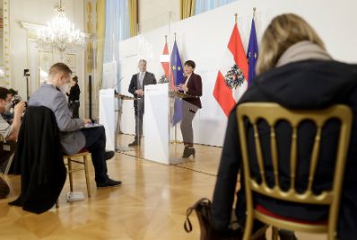 Am 15. März 2021 fand eine Pressekonferenz zur Neuaufstellung des Verfassungsschutzes in Österreich statt. Im Bild Bundesminister Karl Nehammer und Klubobfrau Sigrid Maurer.