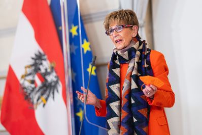 Am 3. Dezember 2021 fand ein Doorstep im Zuge der Gesprächsrunden zum Thema Impfpflicht statt. Im Bild die Präsidentin des Österreichischen Seniorenbundes, Ingrid Korosec.