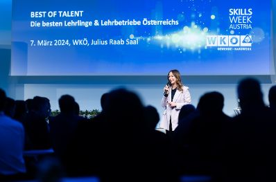 Am 07. März 2024 nahm Staatssekretärin Claudia Plakolm (m.r.) im Rahmen der Skills Week Marketplace an der "Best of Talent" Lehrlingsgala in der Wirtschaftskammer Österreich teil.