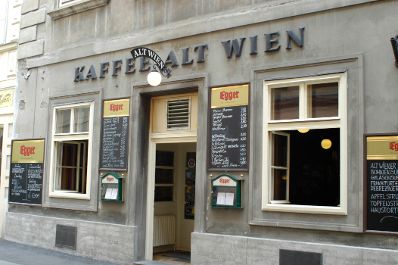 Das Kaffee Alt Wien. Schlagworte: Gastronomie, Gebäude, Kaffeehaus, Lokal, Stadtlandschaft, Wirtschaft