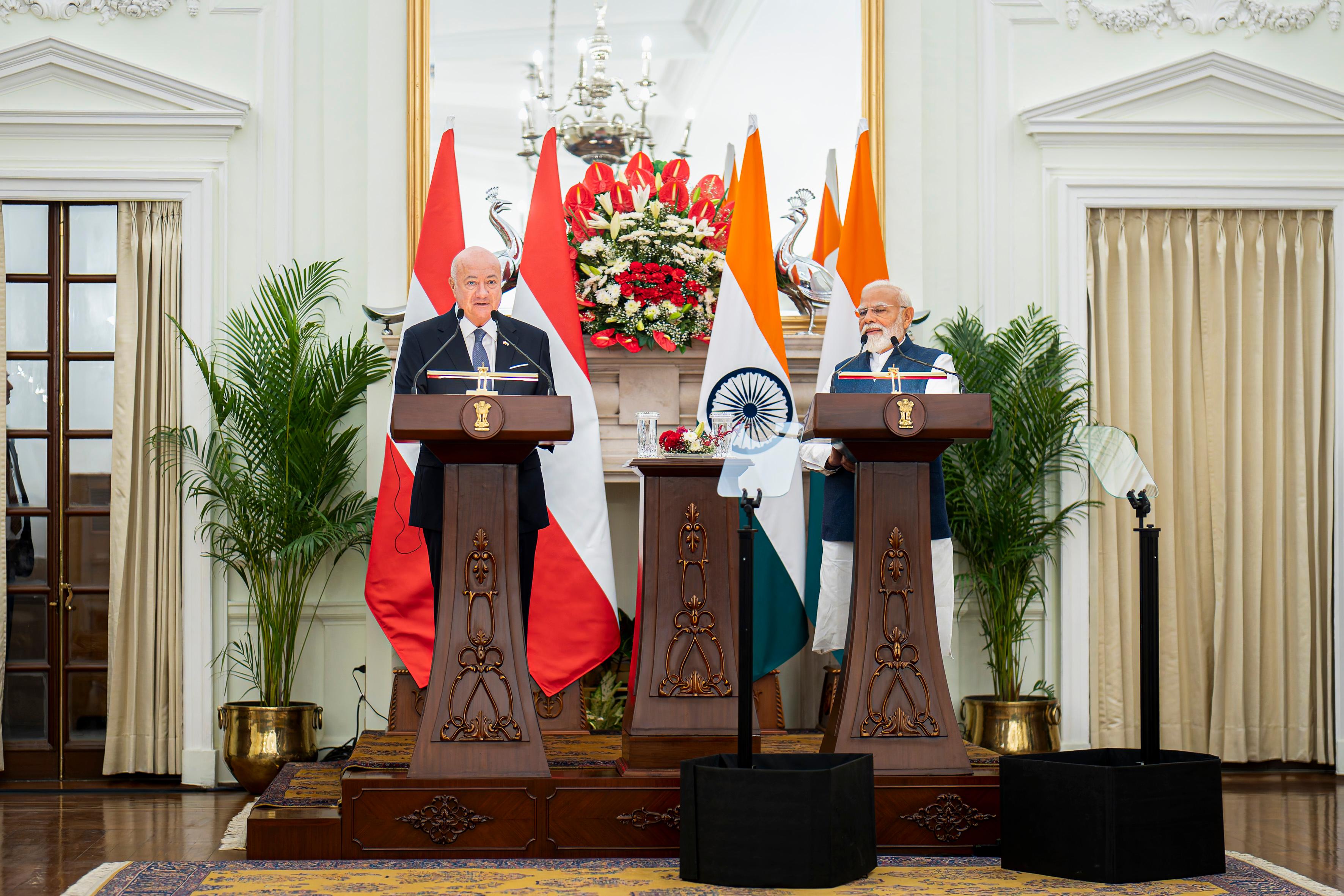 Am 16. April 2026 setzte Bundeskanzler Christian Stocker (l.) seinen mehrtägigem Arbeitsbesuch in Indien fort. Im Bild mit dem Premierminister von Indien Narendra Modi (r.) bei der anschließenden Pressekonferenz.
