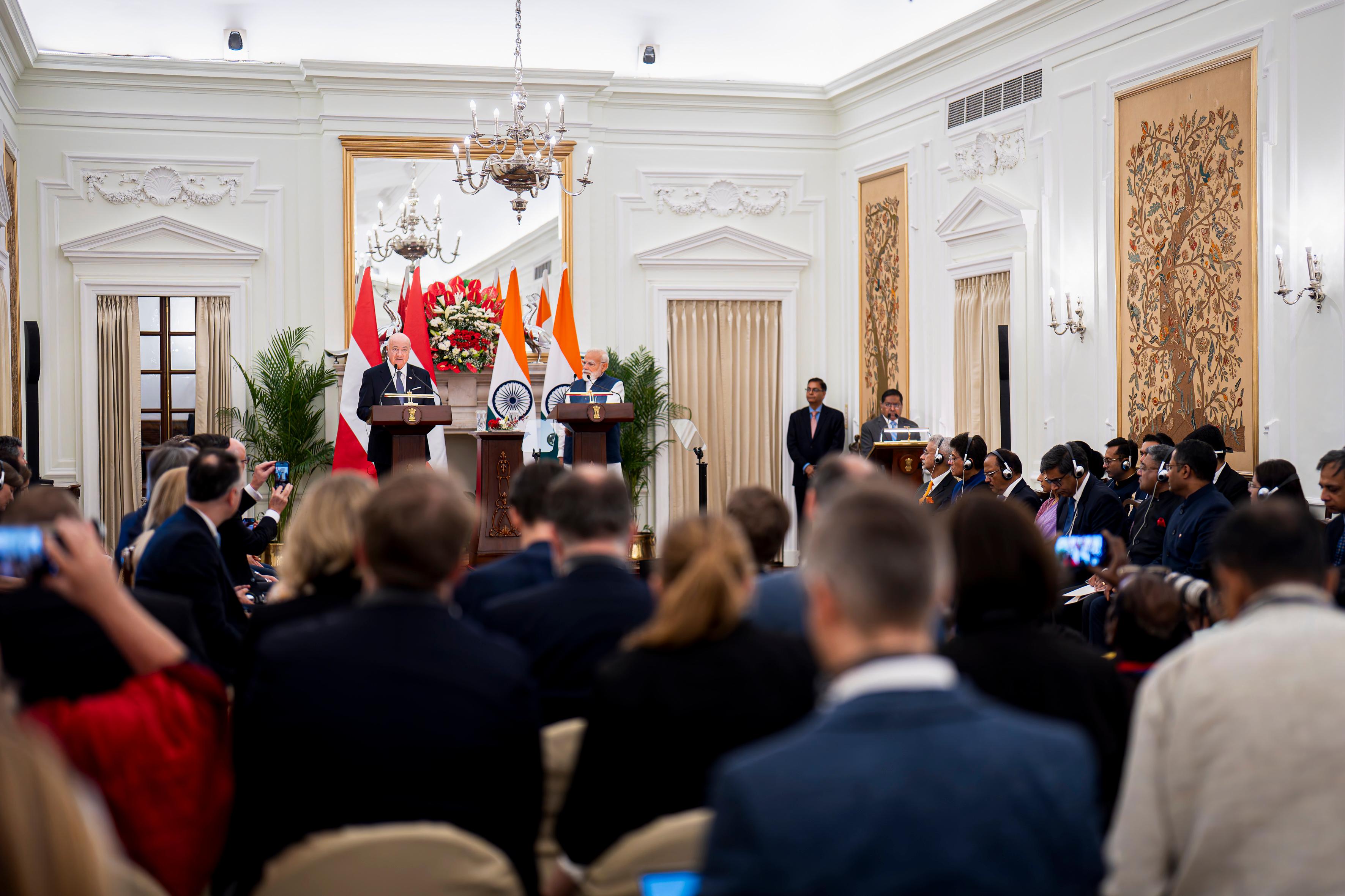 Am 16. April 2026 setzte Bundeskanzler Christian Stocker (m.l.) seinen mehrtägigem Arbeitsbesuch in Indien fort. Im Bild mit dem Premierminister von Indien Narendra Modi (m.r.) bei der anschließenden Pressekonferenz.