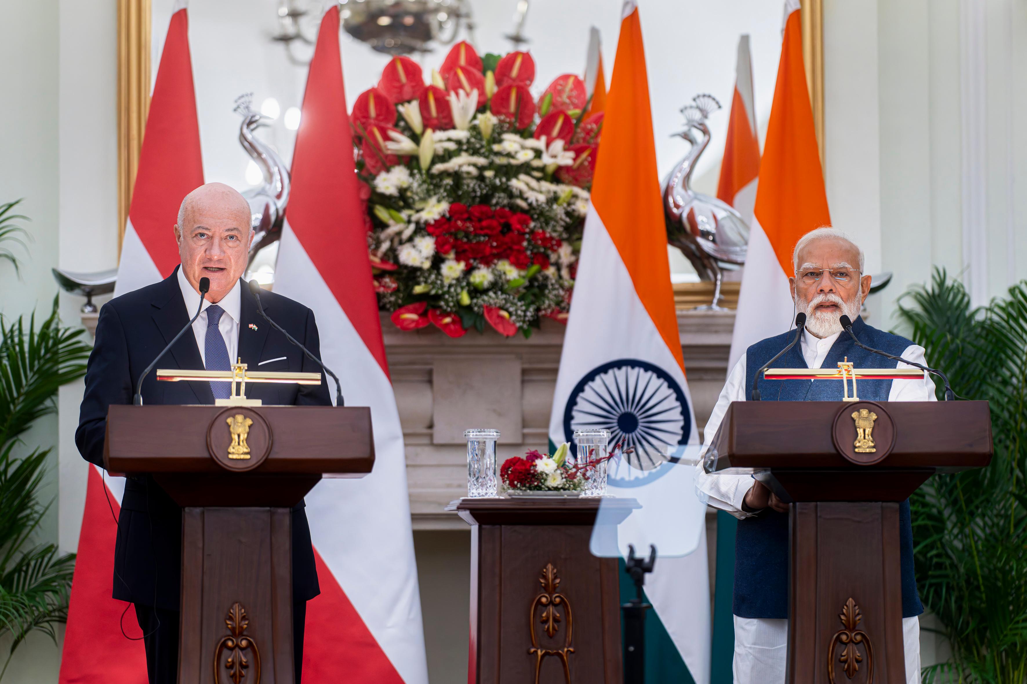 Am 16. April 2026 setzte Bundeskanzler Christian Stocker (l.) seinen mehrtägigem Arbeitsbesuch in Indien fort. Im Bild mit dem Premierminister von Indien Narendra Modi (r.) bei der anschließenden Pressekonferenz.