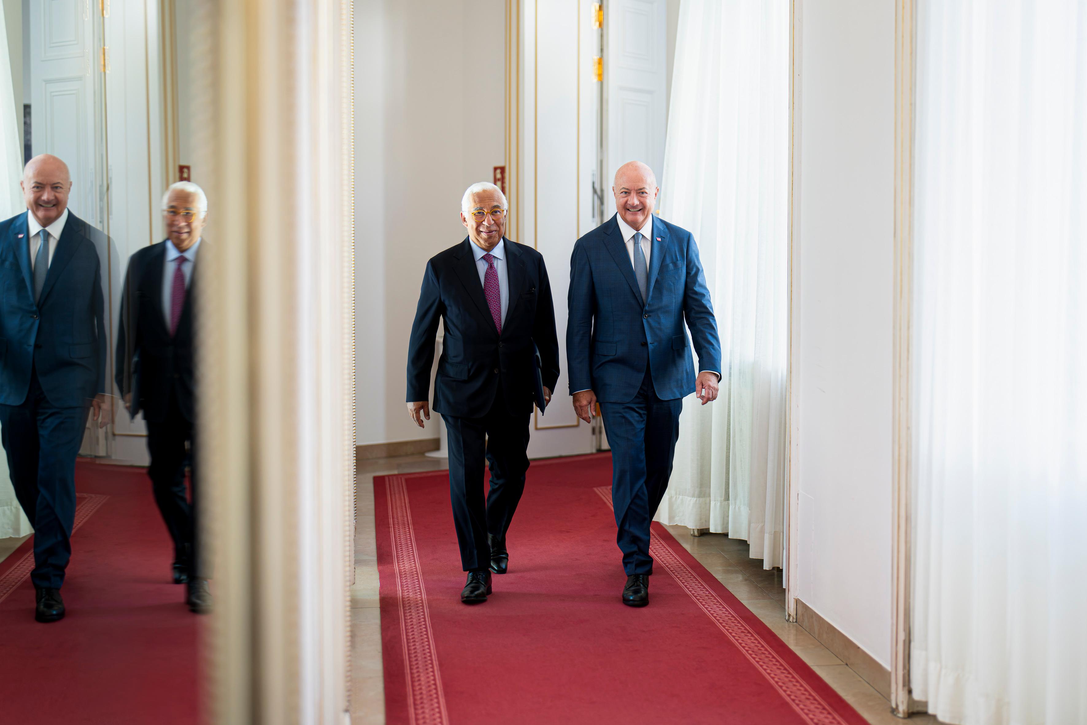 Am 15. September 2026 empfing Bundeskanzler Christian Stocker (r.) den Präsidenten des Europäischen Rates António Costa (l.), zu einem Arbeitsbesuch im Bundeskanzleramt.