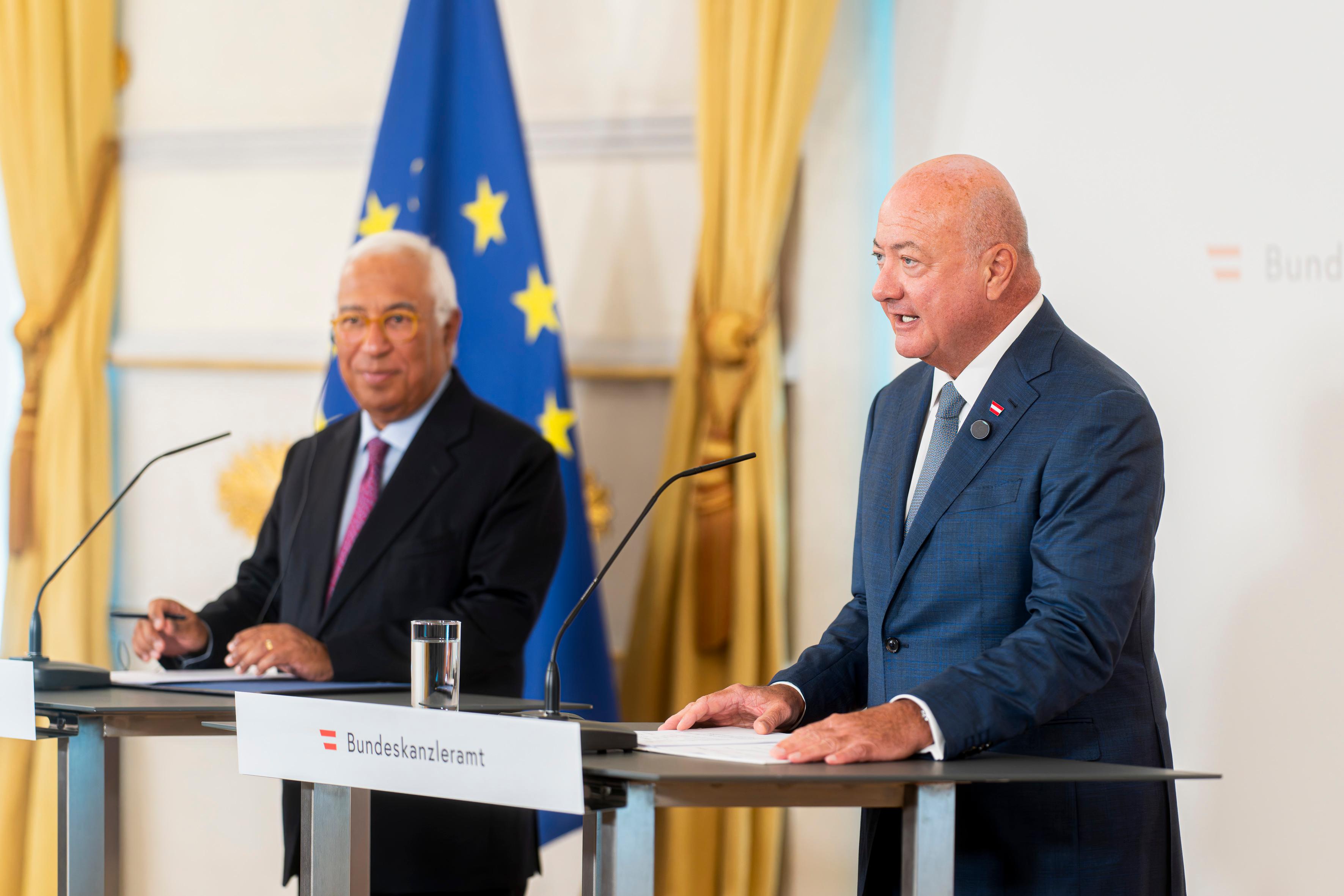 Am 15. September 2026 empfing Bundeskanzler Christian Stocker (r.) den Präsidenten des Europäischen Rates António Costa (l.), zu einem Arbeitsbesuch im Bundeskanzleramt. Im Bild bei einer gemeinsamen Pressekonferenz.