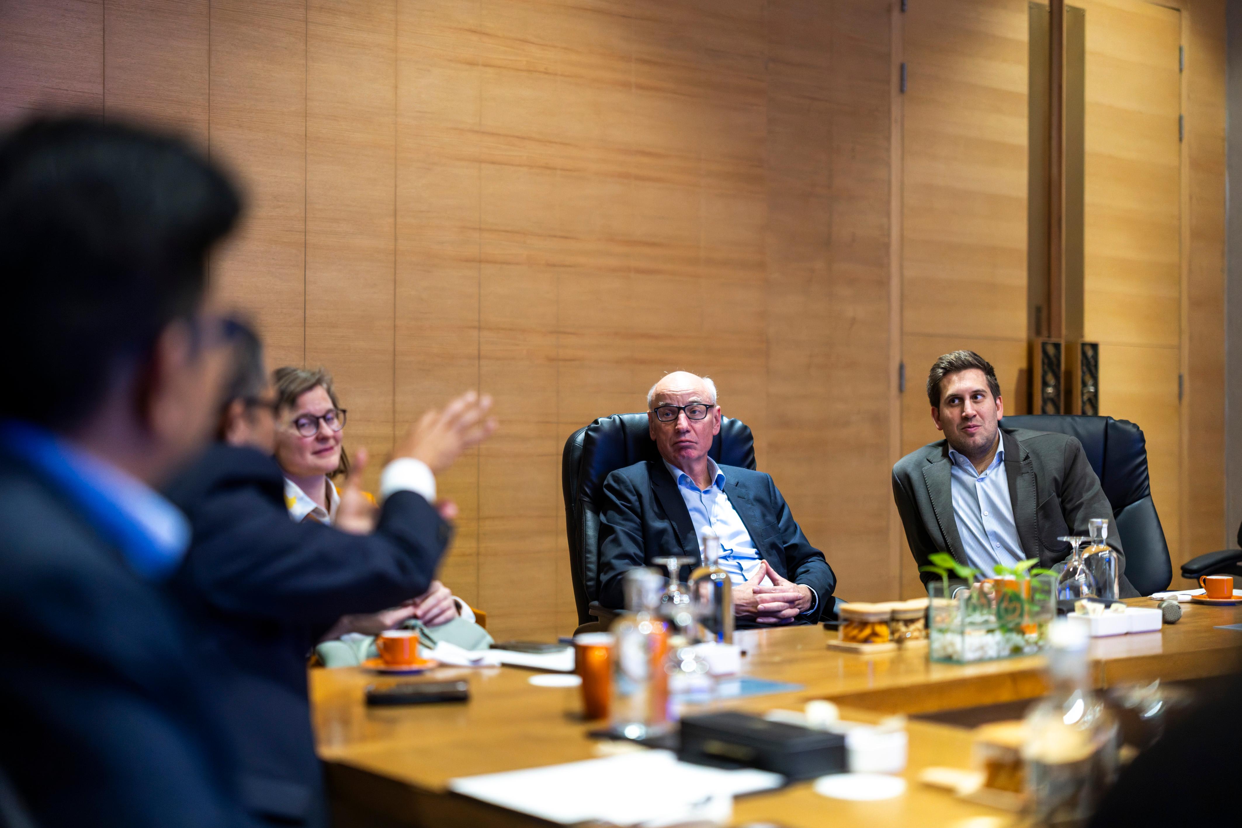 Am 20. Februar 2026 setzte Staatssekretär Alexander Pröll seinen mehrtägigen Arbeitsbesuch in Indien fort. Im Bild beim Besuch des BIAL Innovation Hub.